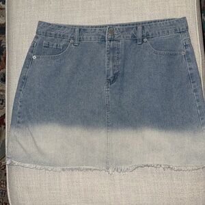 Mudpie Women’s SZ Large Denim/Tie Dye Ombre Raw Hem Beachy Mini Skirt NWT